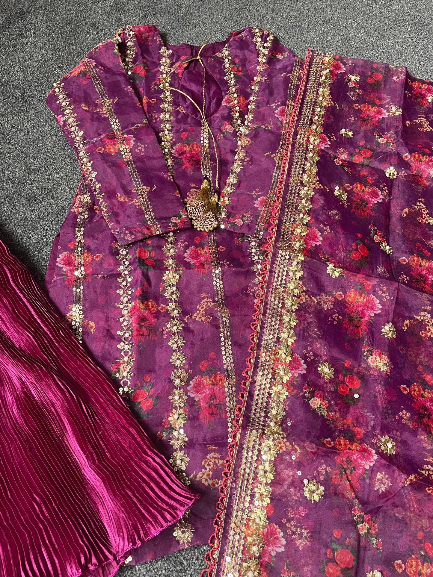 Menaaz