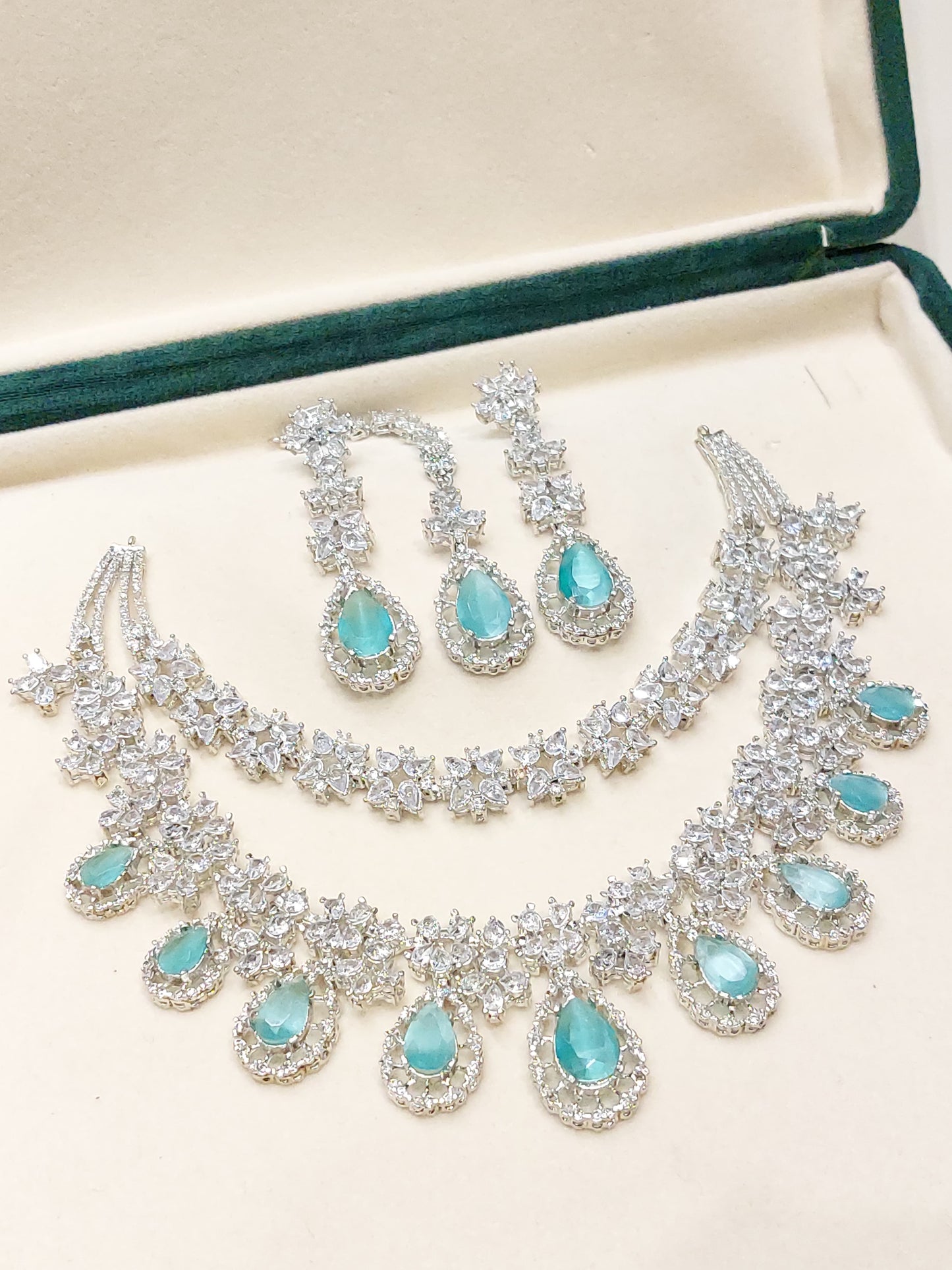 Zirkoni Necklace Sets