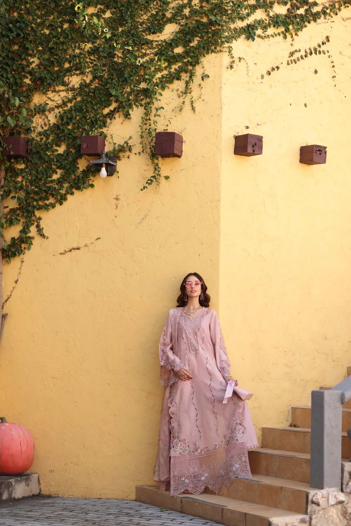 Noor Luxe D2 A and D2 B