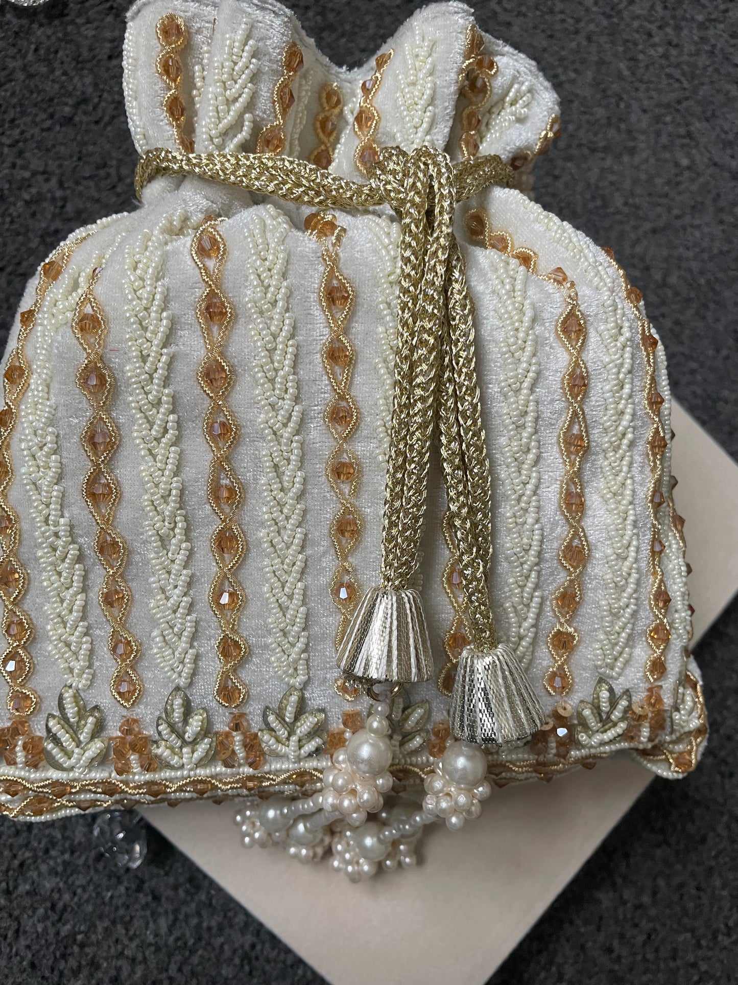 Amaya pouch