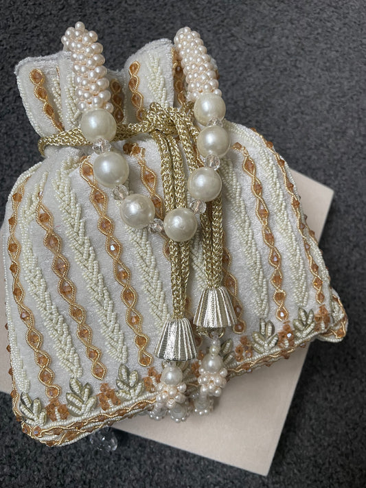 Amaya pouch