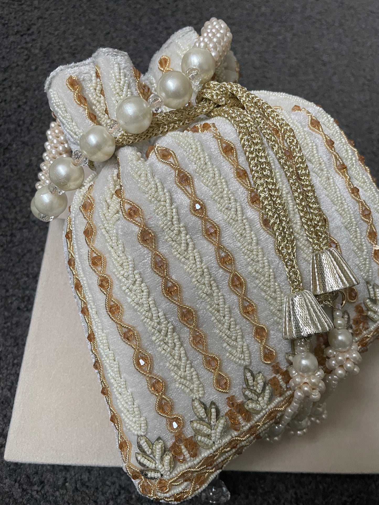 Amaya pouch